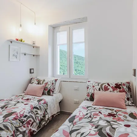 Gorgeous In * Recco