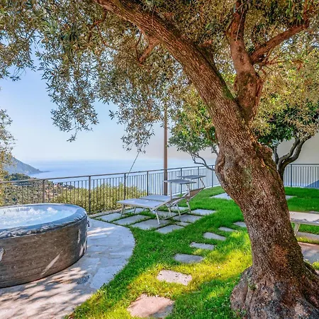 Apartment Gorgeous In Recco